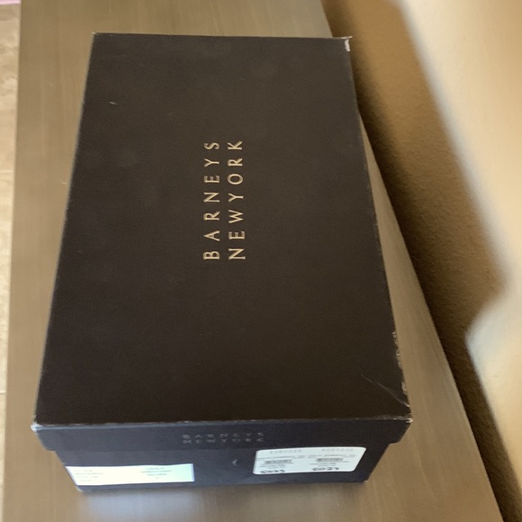 Barneys New York Silver Pumps Size 7. Brand new. - Picture 7 of 11